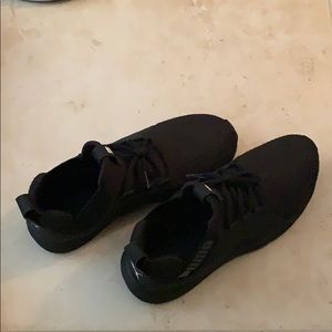 Black puma shoes for sale